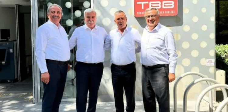 CHP’li 4 Belediye Başkanından Özgür Özel’e Destek