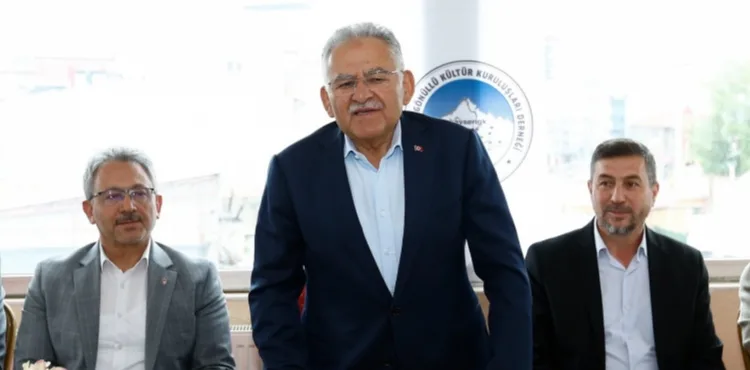 BAŞKAN BÜYÜKKILIÇ, GÖNÜLLÜ KÜLTÜR KURULUŞLARI TEMSİLCİLERİ İLE BAYRAMLAŞTI