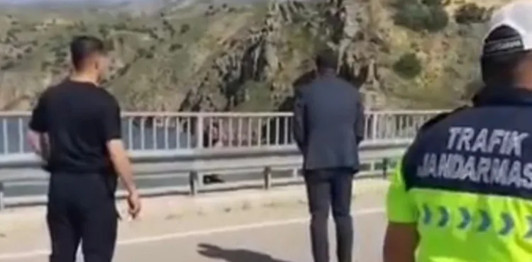 KAYMAKAM ÖZTOPRAK, KIZILIRMAK’A ATLAMAK İSTEYEN ŞAHSI İKNA ETTİ
