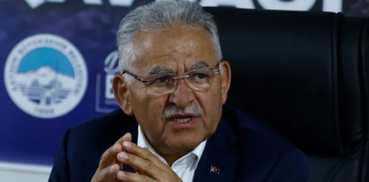 BAŞKAN BÜYÜKKILIÇ’IN VİZYON ULAŞIM PROJESİ “KARTAL KATLI KAVŞAĞI” HIZLA İLERLİYOR