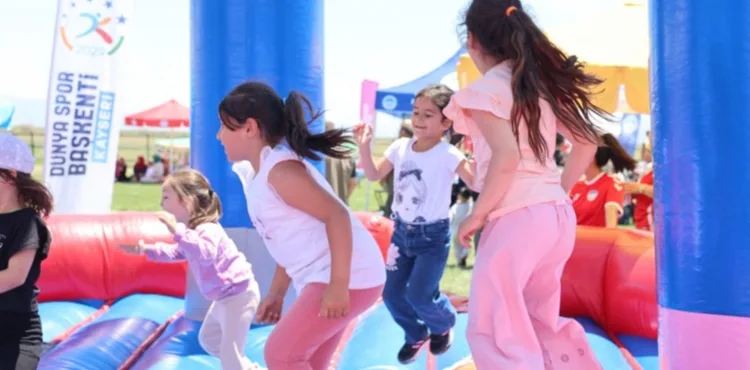 SPOR A.Ş. İLE SULTAN SAZLIĞI’NDA UÇURTMA ŞENLİĞİ VE GENÇLİK BULUŞMASI COŞKUSU