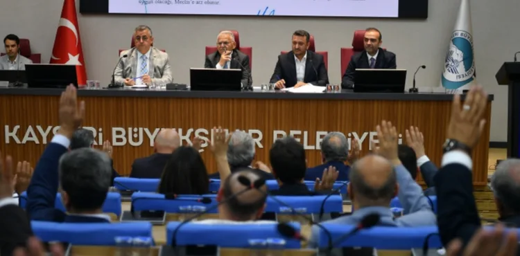 BÜYÜKŞEHİR MECLİSİ’NDE 94 GÜNDEM MADDESİ KARARA BAĞLANDI: 2025 MALİ YILI KESİN HESABI KABUL EDİLDİ