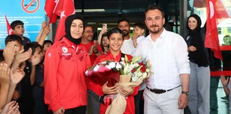 Dünya Şampiyonu Ayşegül Açık Kayseri’de Coşkuyla Karşılandı