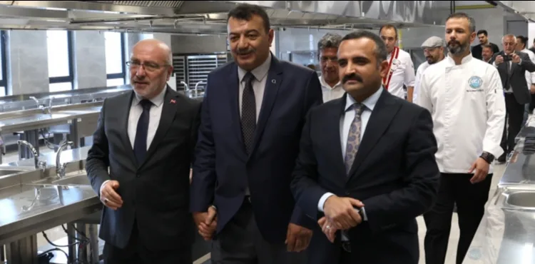 KAYÜ’DE DR. MAKBULE ÇIKRIKÇIOĞLU GASTRONOMİ VE MUTFAK SANATLARI UYGULAMA MERKEZİ’NİN AÇILIŞI YAPILDI