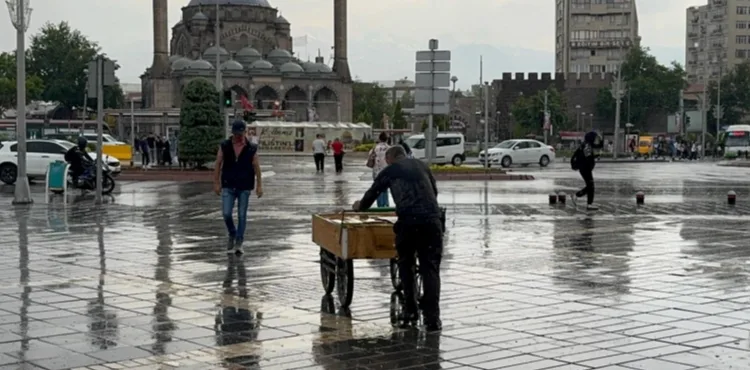 Kayseri’de Sağanak Yağış Etkili Oldu