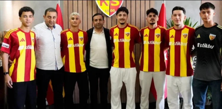 Kayserispor, 6 altyapı oyuncusuyla profesyonel sözleşme imzaladı