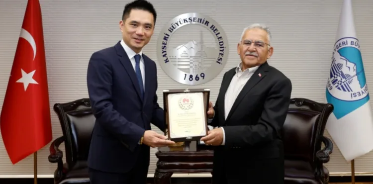 HUAWEİ’DEN BAŞKAN BÜYÜKKILIÇ’A VİZYONER LİDERLİK TEŞEKKÜRÜ