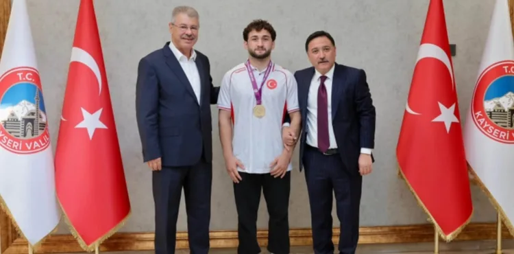 Avrupa Şampiyonu Salih Yusuf Yazıcı, Vali Gökmen Çiçek'i Ziyaret Etti