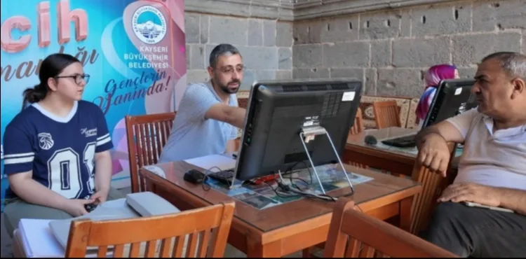 BÜYÜKŞEHİR’İN ÜCRETSİZ LGS TERCİH DANIŞMANLIĞINA YOĞUN İLGİ: VELİ VE ÖĞRENCİLERDEN TAM NOT