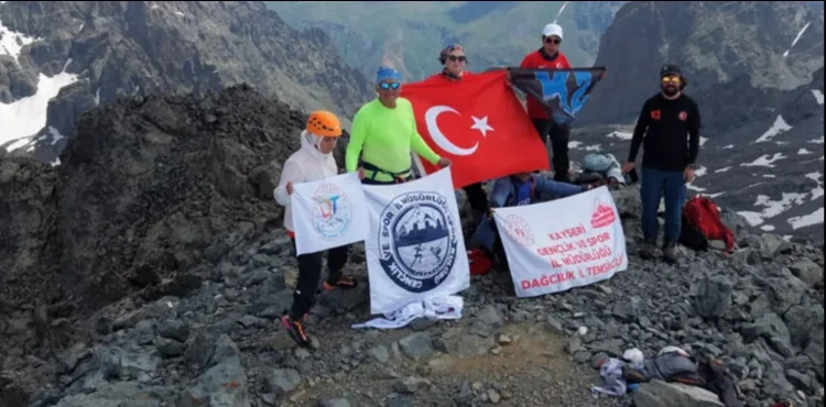 Kaçkar ve Verçenik zirvelerine 2026'nın ilk imzası Kayseri'den