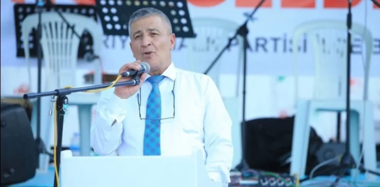 Akkışla’nın CHP’li Belediye Başkanı Mustafa Dursun, partisinden istifa etti