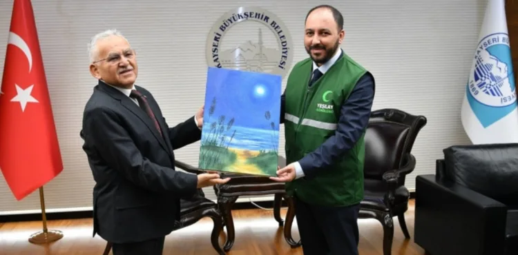 KAYSERİ BÜYÜKŞEHİR'DEN YEŞİLAY’A DESTEK