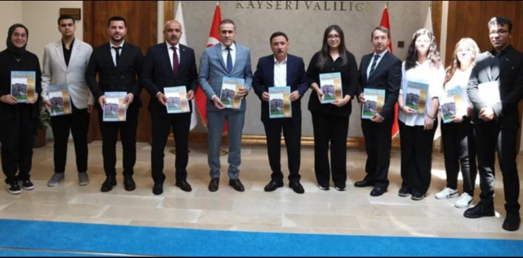 VALİ ÇİÇEK, TALAS MARİFET MEKTEBİ ÖĞRENCİLERİNİ KABUL ETTİ