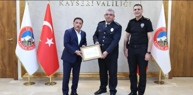 Vali Çiçek, terfi eden emniyet müdürlerini kabul etti