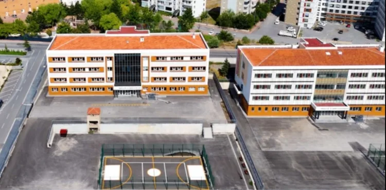 BÜYÜKŞEHİR’DEN EĞİTİME “YEŞİL” DOKUNUŞ: 3 OKULUN ÇEHRESİ DEĞİŞTİ