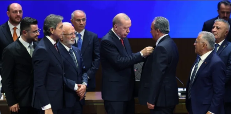 AKKIŞLA VE FELAHİYE BELEDİYE BAŞKANLARI AK PARTİ’YE KATILDI