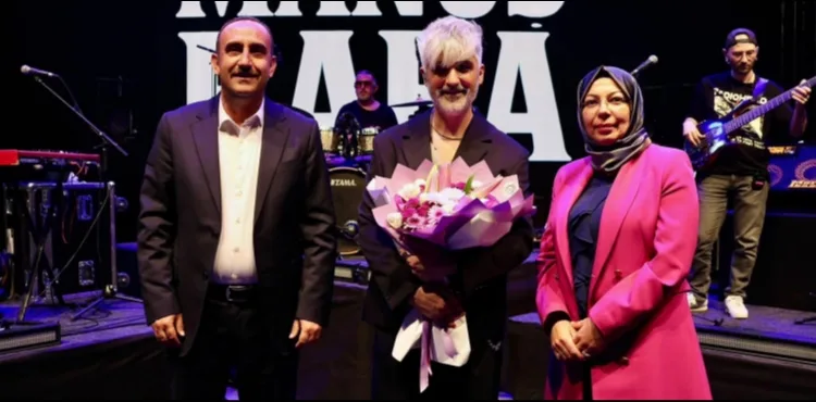İNCESU’DA MANUŞ BABA KONSERİ