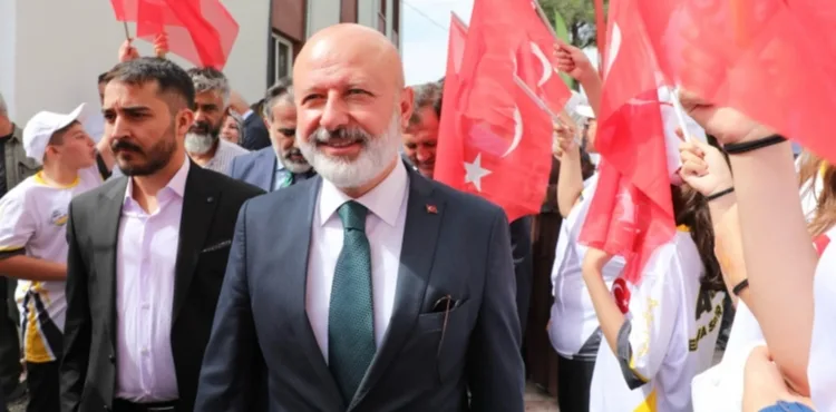 BAŞKAN ÇOLAKBAYRAKDAR: “GENÇLERİMİZ, BÜYÜK VE GÜÇLÜ TÜRKİYE’NİN YAPI TAŞIDIR”