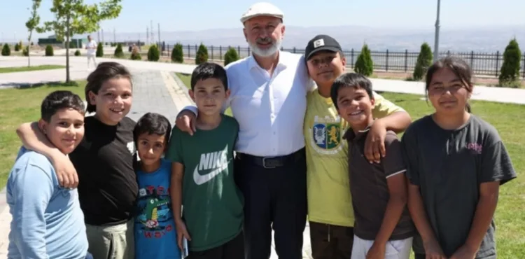 KOCASİNAN’DA ERKİLET MİLLET BAHÇESİ’NE YENİ KAFESİNAN DOKUNUŞU