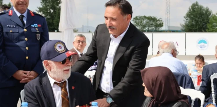 Kayseri Valiliği’nden gaziler onuruna yemek programı