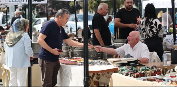 MELİKGAZİ BELEDİYESİ ANTİKA PAZARI NOSTALJİ RÜZGARLARI ESTİRDİ