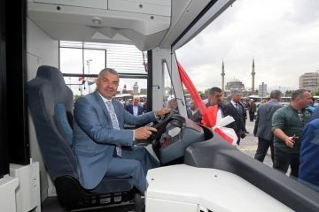 kayseri bykehir belediyesinin dzenledii elektrikli otobs ihalesini bozankaya kazand