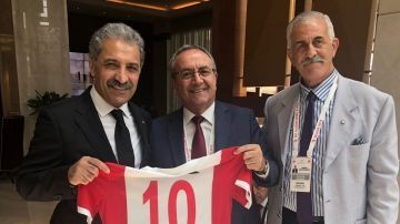 Bakanmz Dr. Erol Bedir'e Balkesirspor Formas Hediye Edildi