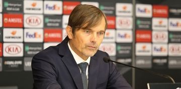 Fenerbahe'de Cocu'nun grevine son verildi