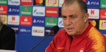 Galatasaray'da Fatih Terim, yollarn ayrlaca futbolcular aklad