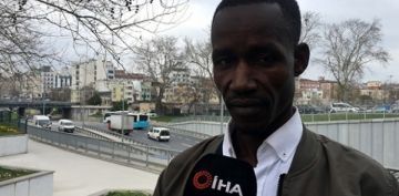 Taksiciden aracna binen Senegalli turiste ok szler
