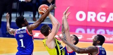 Anadolu Efes, deplasmanda ald galibiyetle seride ne geti