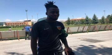 Kayserispor Plange'yi idmana ald