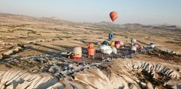 Kapadokya balon festivalini 100 bin turist takip etti