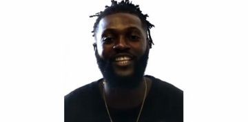 Adebayor'dan maa davet