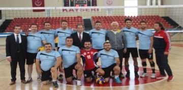 Trkiye retmenler Kupas  Anadolu Voleybol Turnuvas Kayseri'de balad