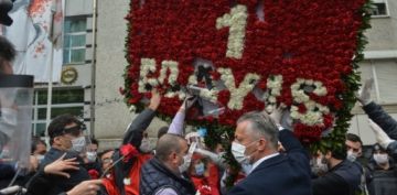 DSK nnden Taksim'e yrmek isteyen gruba gzalt