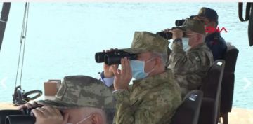 Bakan Akar'dan 'Kardak Kahramanlar'na ziyaret