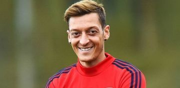 Mesut zil, Fenerbahe iin imzaya geliyor