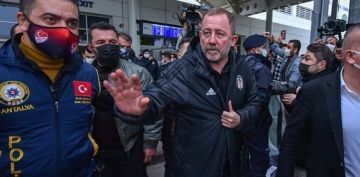 Beikta'a Antalya'da cokulu karlama