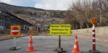 Kayseri'de heyelan riskine kar 8 eve tahliye