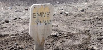 Kaldrmda kzyla yrrken kamyonetin arpt anne ld 