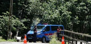 Toplu cenaze namaz klnan mahalle karantinada