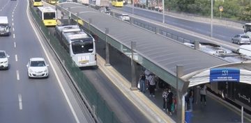 Metrobs yolunda artan grnt: Ar scaktan asfalt eridi