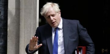 Boris Johnson parti liderliinden istifa ediyor