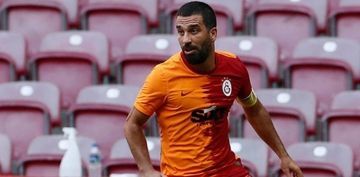 Arda Turan, futbolu braktn aklad!