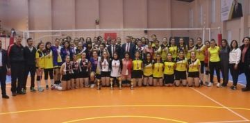 Okullararas Voleybol Gen Kzlar msabakalar tamamland