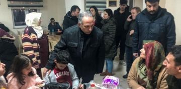 BAKAN YALIN MEKK DOKUYOR