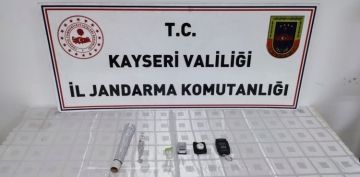 Uyuturucu ticareti yaptklar iddiasyla 3 pheli yakaland, 1i firari 