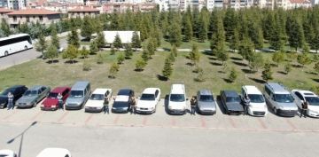 Deeri 3 buuk milyon liralk otomobil ele geirildi 
