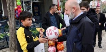 BAKAN OLAKBAYRAKDAR, DEPREMZEDELERN HEM DUASINI ALDI HEM DE GNLN FETHETT